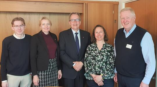 Fv. Andreas Skretting Jansen, Solveig Vitanza, Sverre Myrli, Hilde Engeland (NKK) og Tom Øystein Martinsen (NKK)