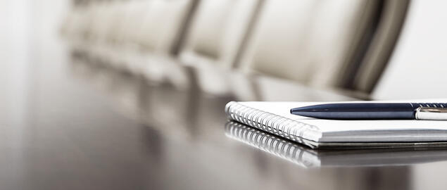 Foto: IStock Bord med skriveblokk