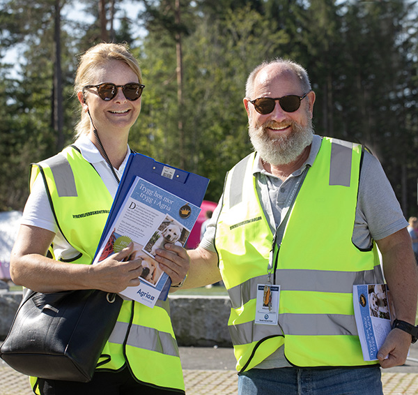 Dyrevelferdskontrollører ved NKK Sandefjord 2023 (foto: Anne Buvik/NKK) Dyrevelferdskontrollører